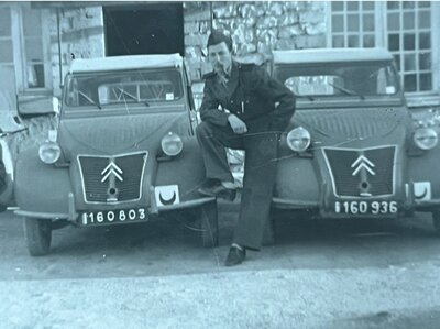 army2cv.jpg