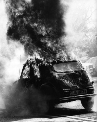 2cv fire small.jpg
