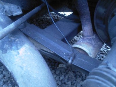 2cv chassis front legmolly.jpg